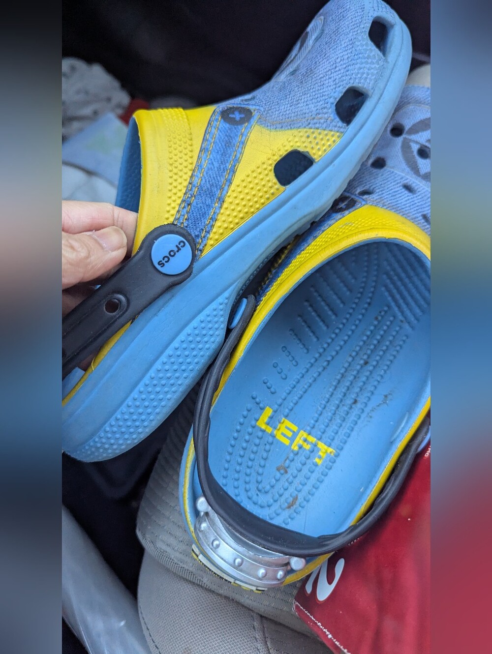 minion crocs - Picture 3 of 4
